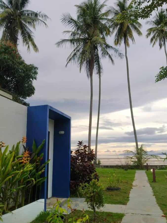 Rafflesia Resort Lundu Exterior foto