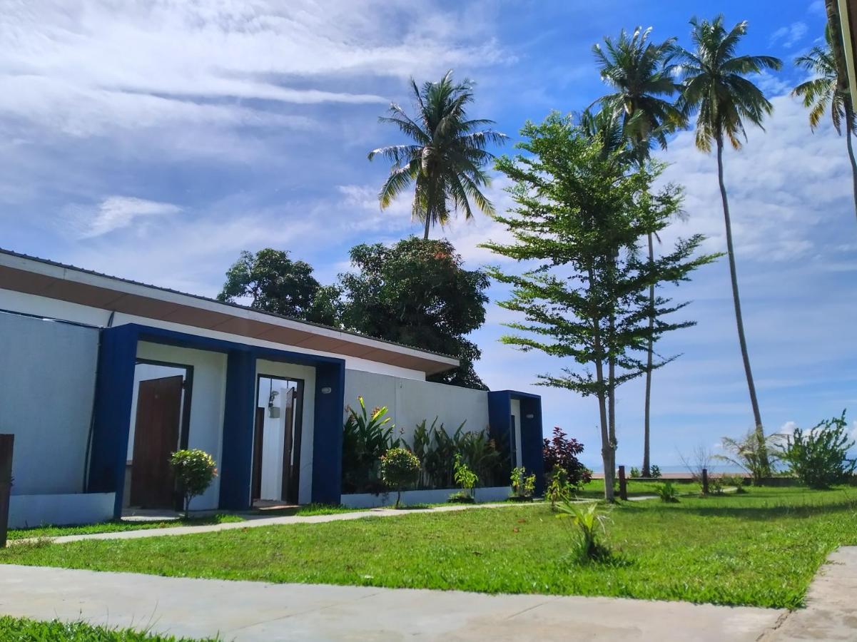 Rafflesia Resort Lundu Exterior foto